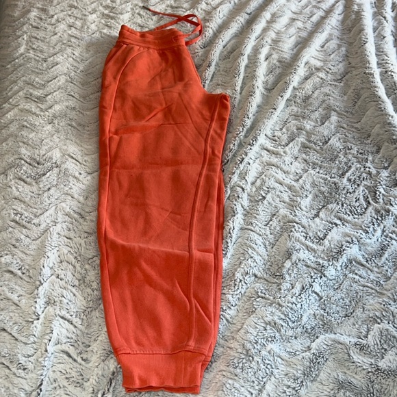 Lululemon Scuba High-Rise Jogger Warm Coral *Cotton, size 4 in EUC. - Picture 7 of 17